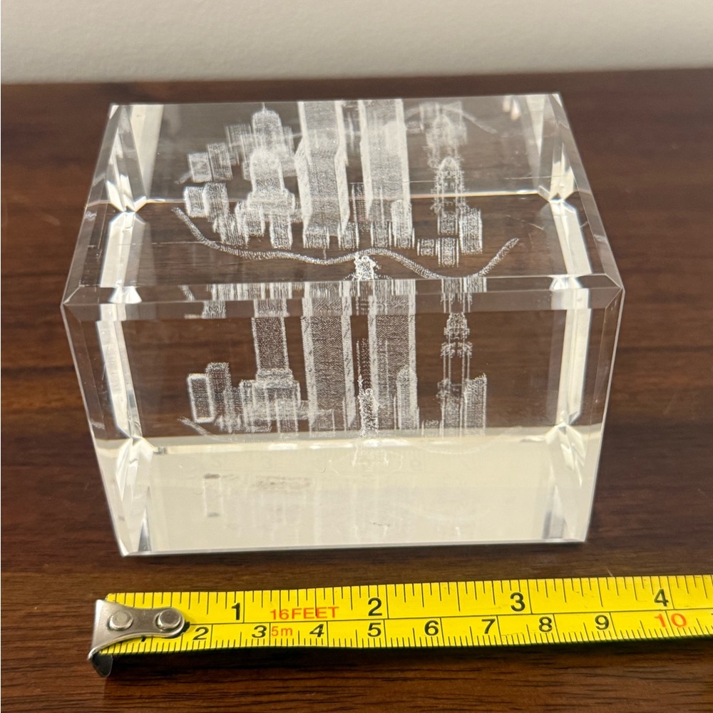 World Trade Center NYC Twin Towers Etched Glass 3D Memorial Paperweight - Picture 11 of 13